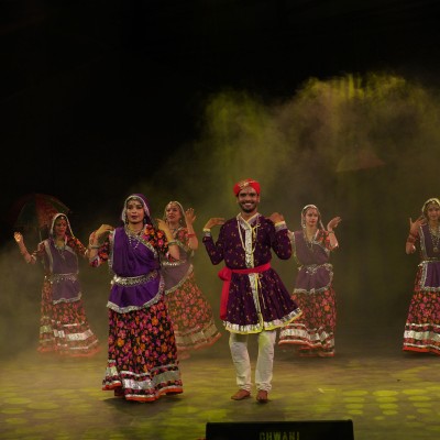 पहाड़ी नृत्य केवल कश्मीर के लिए ही नहीं बल्कि पर्यटकों के लिए भी एक आकर्षण का केंद्र है