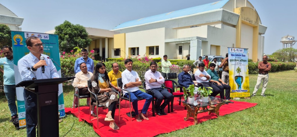 उन चीजों के उपयोग से बचे जिन्हें हम रीयूज ना कर सकें