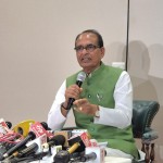 शिवराज सिंह बोले-सोयाबीन की फसल के नुकसान का किसानों को क्लेम के पैसे दिलाने की जिम्मेदारी मेरी-