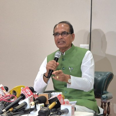 शिवराज सिंह बोले-सोयाबीन की फसल के नुकसान का किसानों को क्लेम के पैसे दिलाने की जिम्मेदारी मेरी-